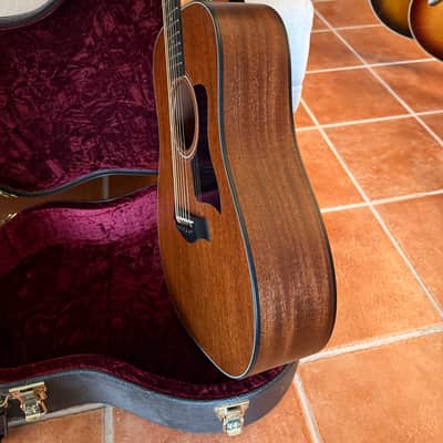 Taylor 320e Baritone Spring Limited 2014 - Satin image 8