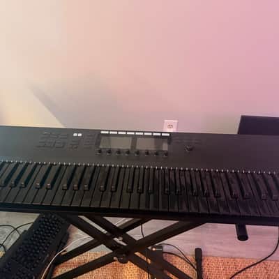 Native Instruments Komplete Kontrol S49 Limited Black Edition with