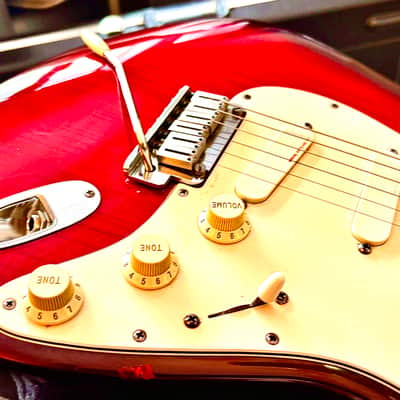 Fender Stratocaster Deluxe Plus 1989- Crimson Frost image 17