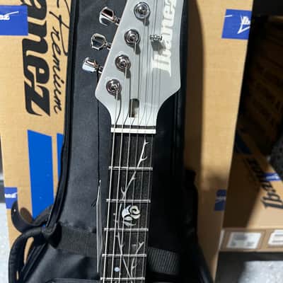 Ibanez TOD10 Tim Henson Signature Electric Guitar - Classic Silver image 4