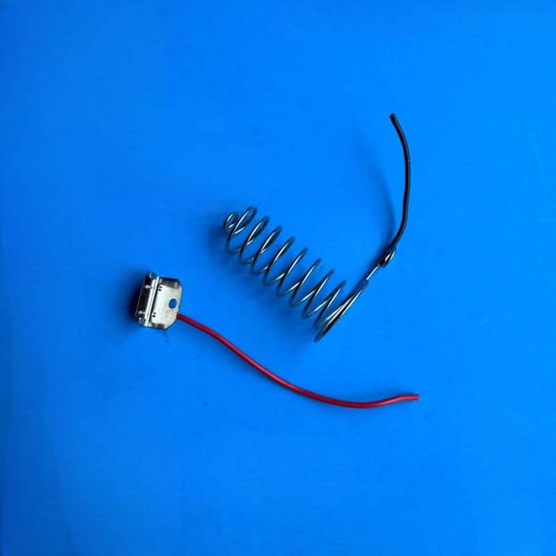 YAMAHA PSR-180 Keyboard Replacement Part: Battery Contact Spring Plate image 1