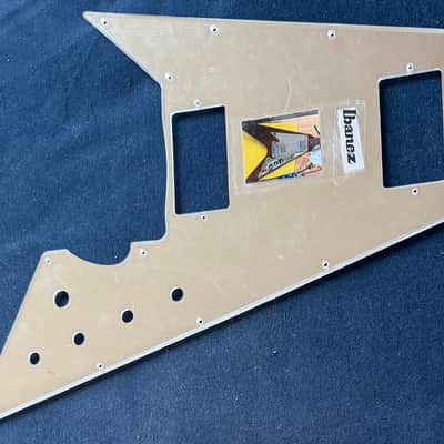 Ibanez 2387B Rocket Rolls V Bass Pickguard 1970s - Mirror image 3