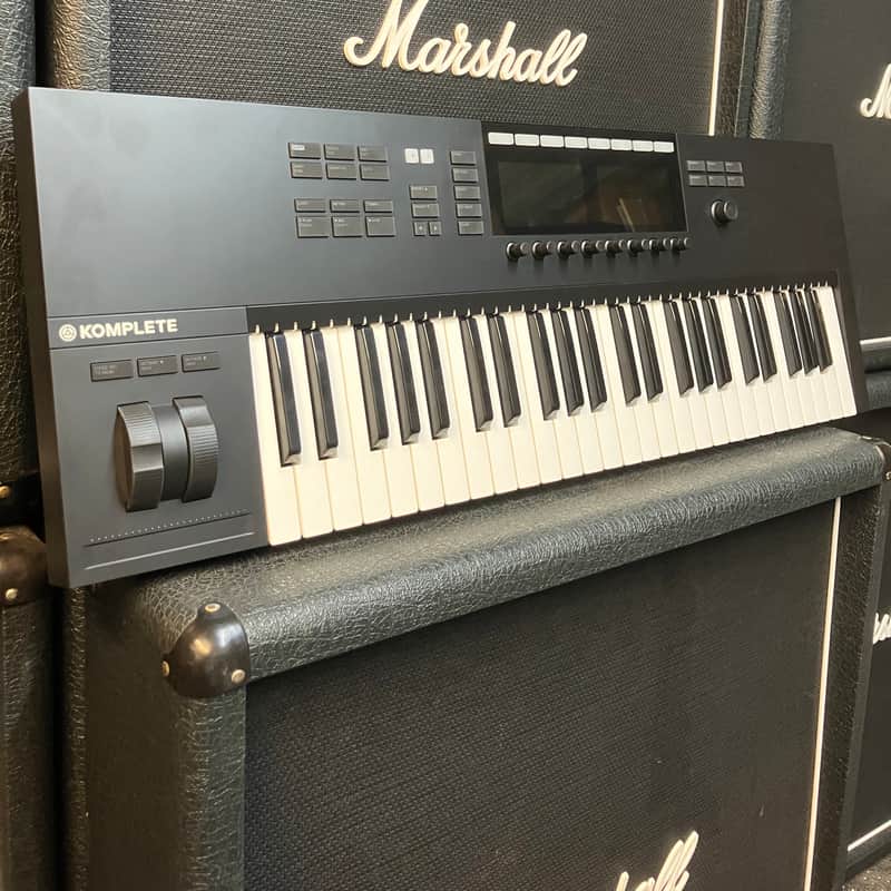 2010s Native Instruments Komplete Kontrol S49 Black