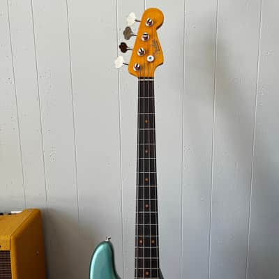 Mojo Dojo – Faded Sherwood Green Metallic Precision Bass – AV II Neck – DiMarzio Model P – American Classic Body – Pro Setup – Great Player image 3