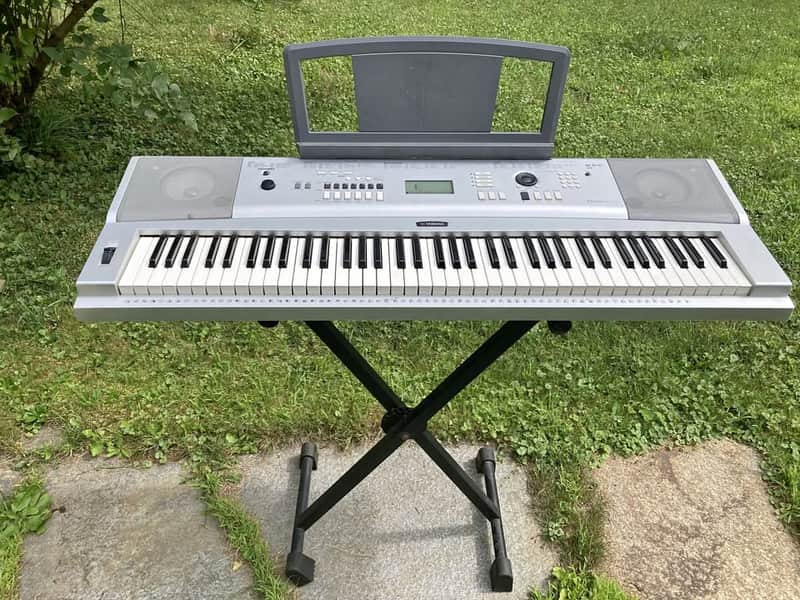 Yamaha DGX230 76-Key Portable Keyboard | Reverb