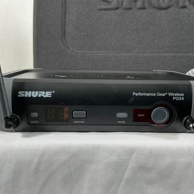 Shure PGXD4 Wireless Receiver (Band X8: 902 - 928 MHz) 2020s - Black - w/ Case + Microphone image 2