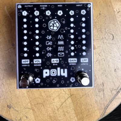 Poly Josh Smith Flat V Dual-Channel Gain Pedal EFFECTS image 3