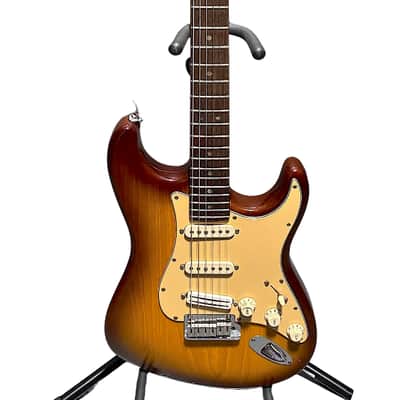 Fender 2006 American Deluxe Series Stratocaster, w/Hot Rail Pickup, MIA (Used) Alder Body image 1