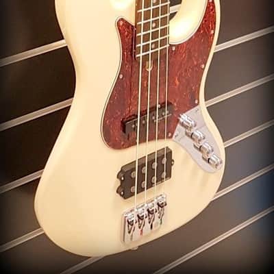 Clover Apeiron H4, Vintage White Gloss image 11