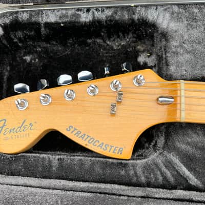 Fender Stratocaster Left-Handed with 3-Bolt Neck, Maple Fretboard 1977 - Natural image 9