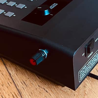 Kawai R100 with Circuitbenders ROM switcher mod image 4