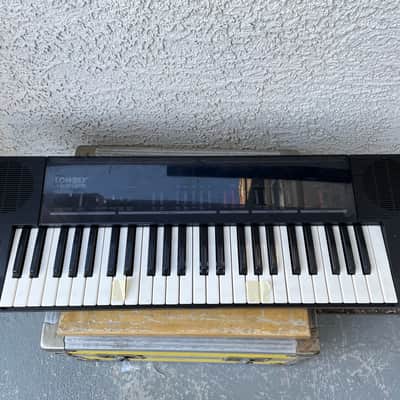 Vintage Lowrey V-6- Mirco Genie Keyboard 80s For Parts Or Repair image 2