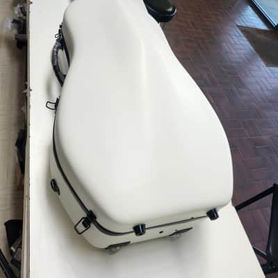 Mint Open Box Krutz Model 400 4/4 Cello with Case and Bow image 16