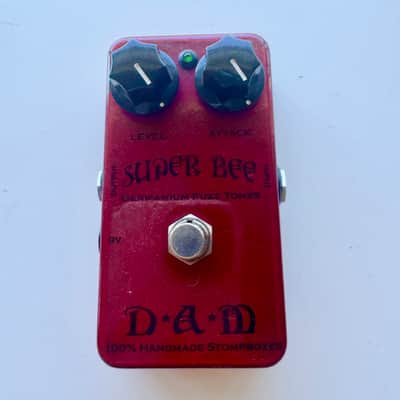 DAM Super Bee Red #73 (2010) – Rare Handbuilt Fuzz – Mint Condition image 1