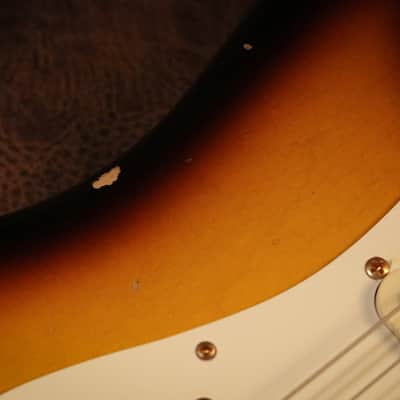 Fender Custom Shop 1957 Stratocaster Relic in Faded Aged 2-tone Sunburst image 4