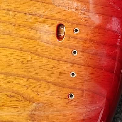 Fender Dimensions 5 bass body - Sunburst image 6