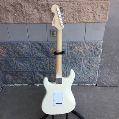 Squier Affinity Series Stratocaster with Maple Fretboard Olympic White image 5