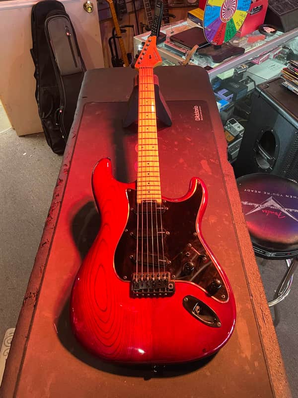 Levinson Blade 1990s - Red image 1