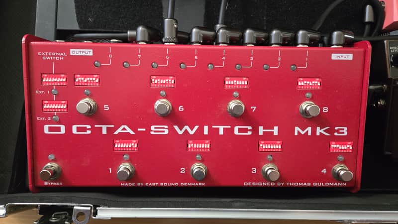 Carl Martin Octa-Switch III 2010s - Red image 1