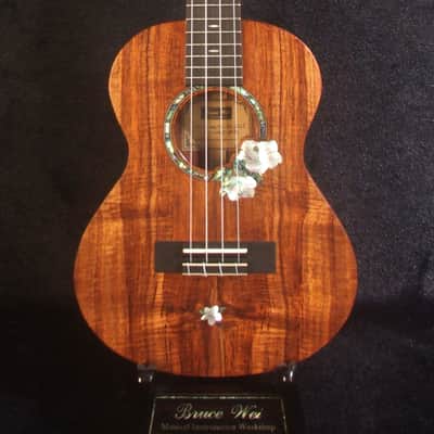 Handmade Solid Hawaiian Koa Tenor Ukulele, Rosewood Arch-Back, Hibiscus Abalone, MOP Inlay, Soft-bag, Bruce Wei UAG17-2026 image 5