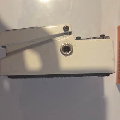 Boss TU-2 Chromatic Tuner (Dark Gray Label) 1998 - 2009 - White image 3