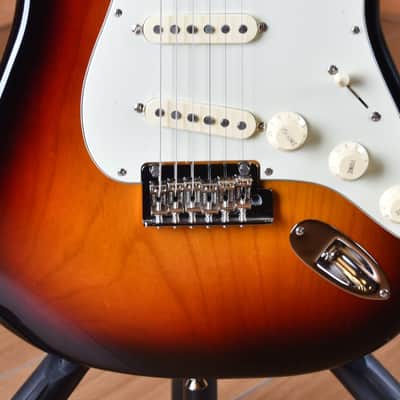 Fender Stratocaster American Professional II V 3 Tone Sunburst image 11