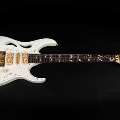 2024 Ibanez PIA3761-SLW Steve Vai Signature - Stallion White | Japan HSH DiMarzio Pickups Stainless Steel Frets Double Locking Tremolo 3.53kg | CoA OHSC image 3