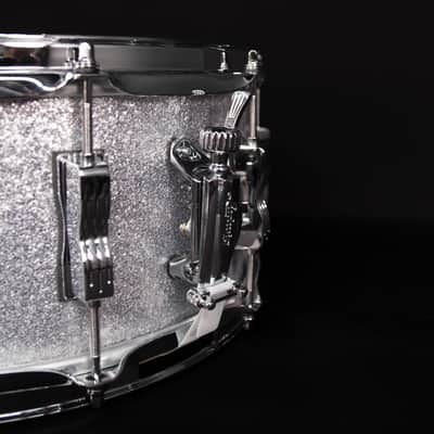 Ludwig 14" x 6.5" Classic Maple Snare Drum, Silver Sparkle image 3