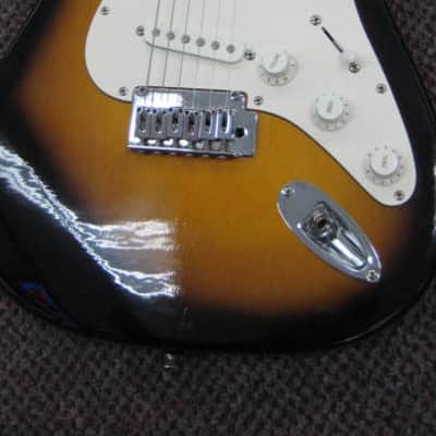 Epiphone "Strat" Copy image 2