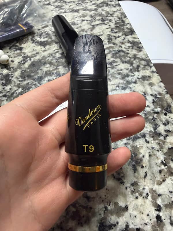 Vandoren V16 T9 Tenor Mouthpiece image 1