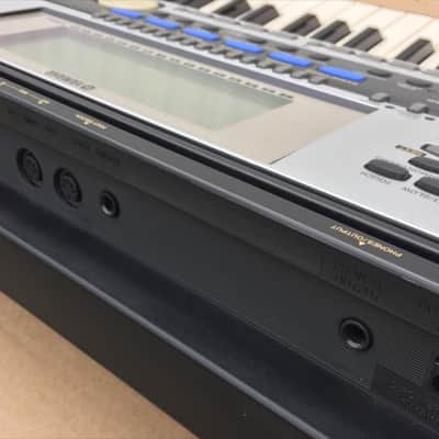 Yamaha PSR-540 Synthesizer Arranger Piano Keyboard + Accessories image 9