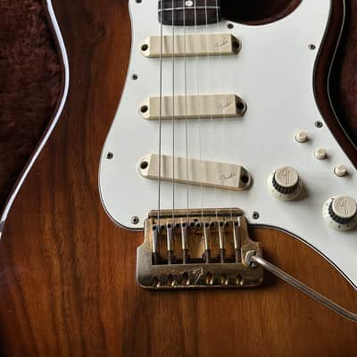 1983 Fender Elite Stratocaster Walnut Body & Neck Excellent with Original Case image 6