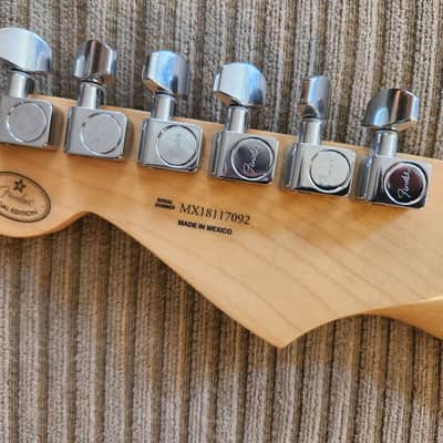 Surf Pearl Fender Player Stratocaster Special Edition with Maple Fretboard image 10