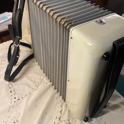 Accordion Carelli Devera - White image 3