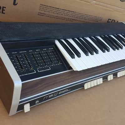 70's MOOG SATELLITE SYNTHESIZER image 3