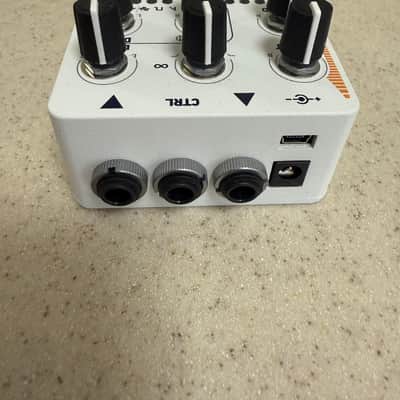 Eventide Red Panda Raster 2 – Like New, In Box – February 2025 Purchase image 4