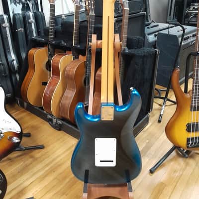 Fender American Elite Stratocaster with Maple Fretboard - 2020 - Sky Burst Metallic image 4