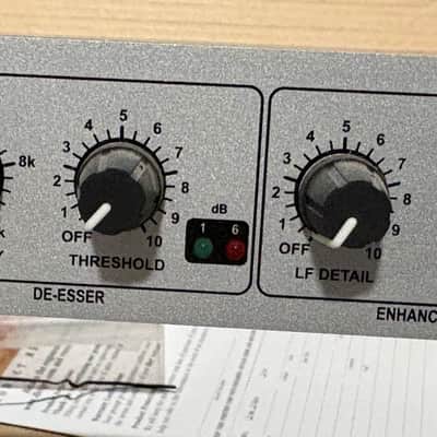 dbx 286s Microphone Preamp Processor 2010s - Silver image 8