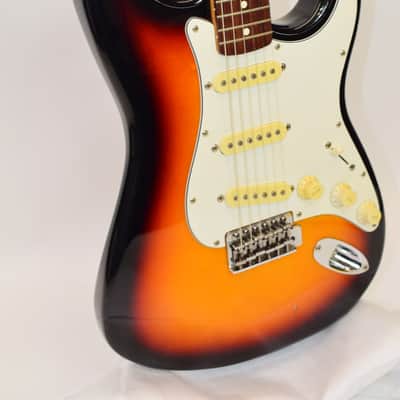1994 Fender Standard Stratocaster Electric Guitar, Rosewood Fingerboard, 3-Color Sunburst image 3