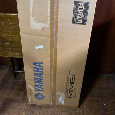 Yamaha MM6 Music Synthesizer Workstation w/ box power supply image 12