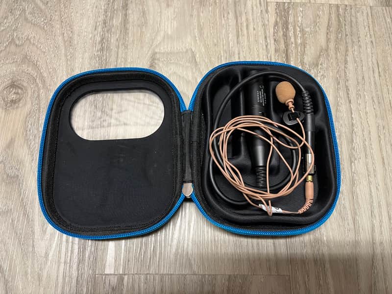 AKG LC81 MD -lavalier + XLR adapter image 1