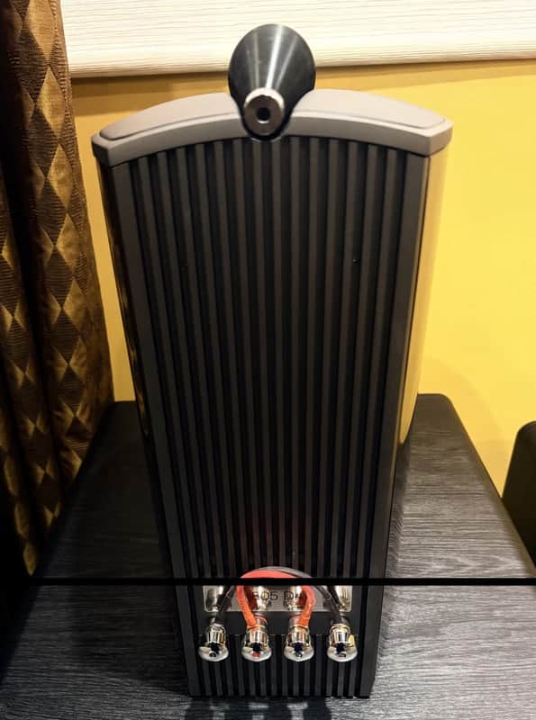 Bowers & Wilkins 805 D4 Black Gloss Bookshelf Speakers – Pair – Showroom Demo