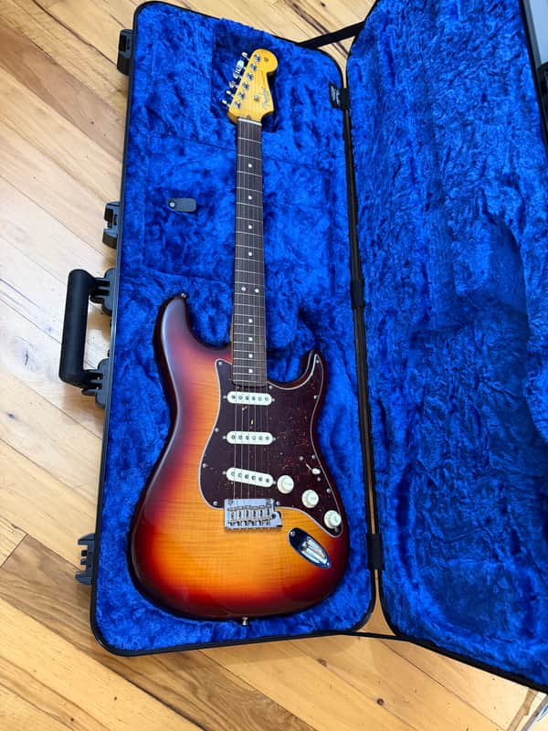 Fender 70th Anniversary American Professional II Stratocaster 2024 - Comet Burst image 1