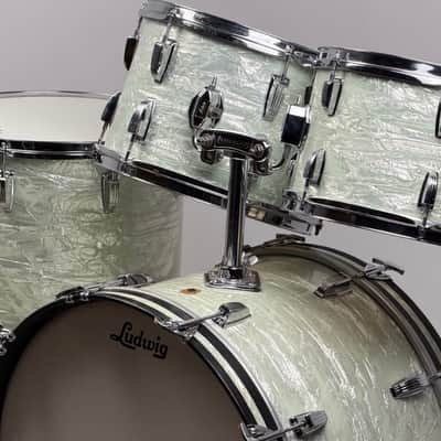 Ludwig No. 983-1 Hollywood Outfit 8x12 / 9x13 / 16x16 / 14x22" Drum Set with Keystone Badges 1967 - 1968 - Oyster Black Pearl Bild 2