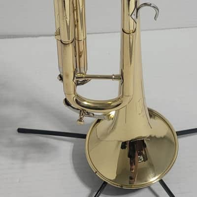 Martin IMPERIAL , TRUMPET W double Reverse LP tuning slide , 2 Mouthpieces and Hard case 1952 - Clear Lacquer image 17