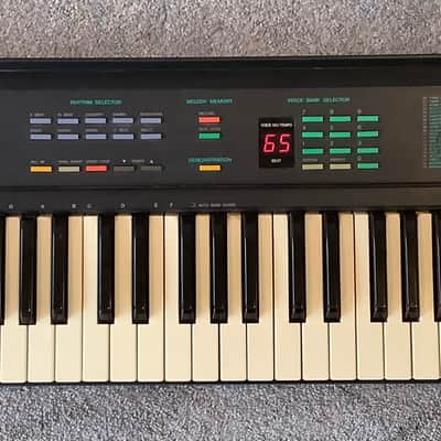 Yamaha PSR-6 - retro synthesizer