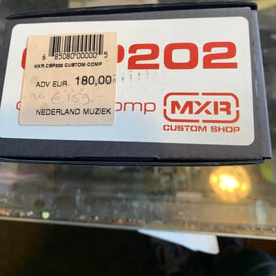 MXR Custom Comp image 3