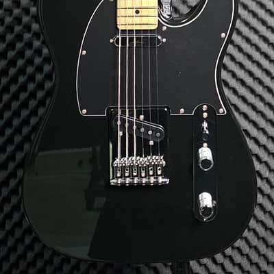 Fender Player Telecaster with Maple Fretboard 2022 - Black image 1