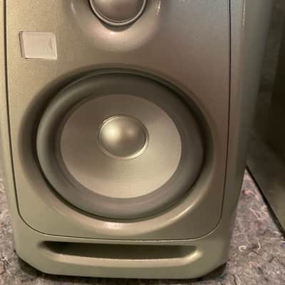 KRK ROCKIT 5 GEN3 2018 PLATINUM SERIES POWERED STUDIO MONITORS - Silver image 12