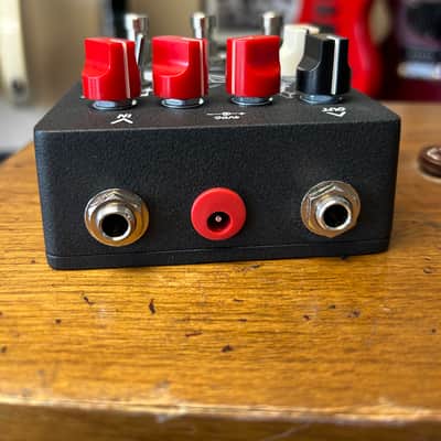 Electric Empress Effects Rata Alada Octave Fuzz Pedal image 4